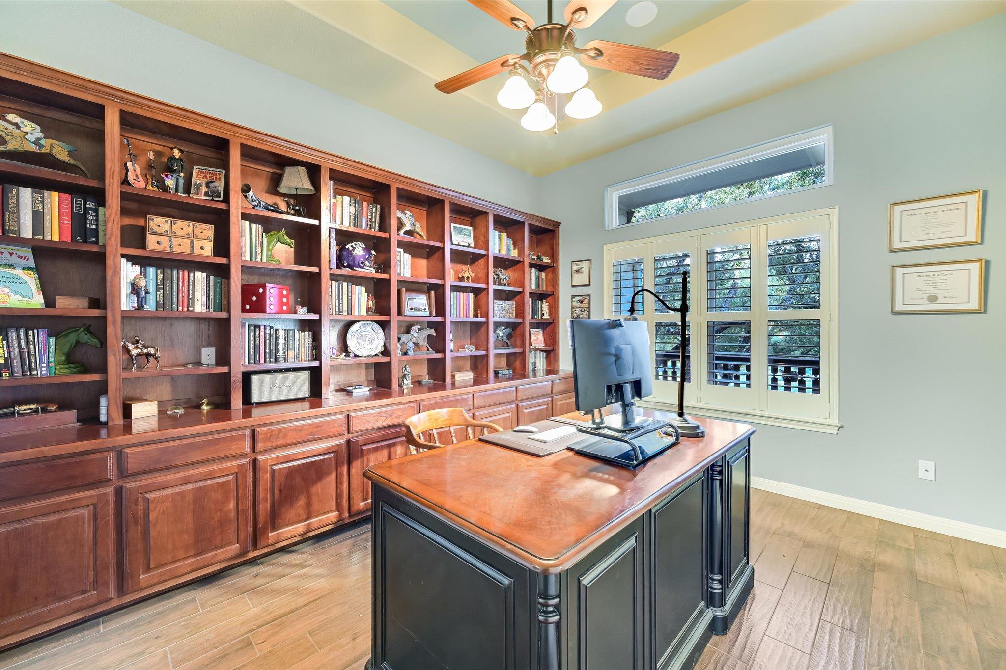 786 Ranchers Club LN, Driftwood