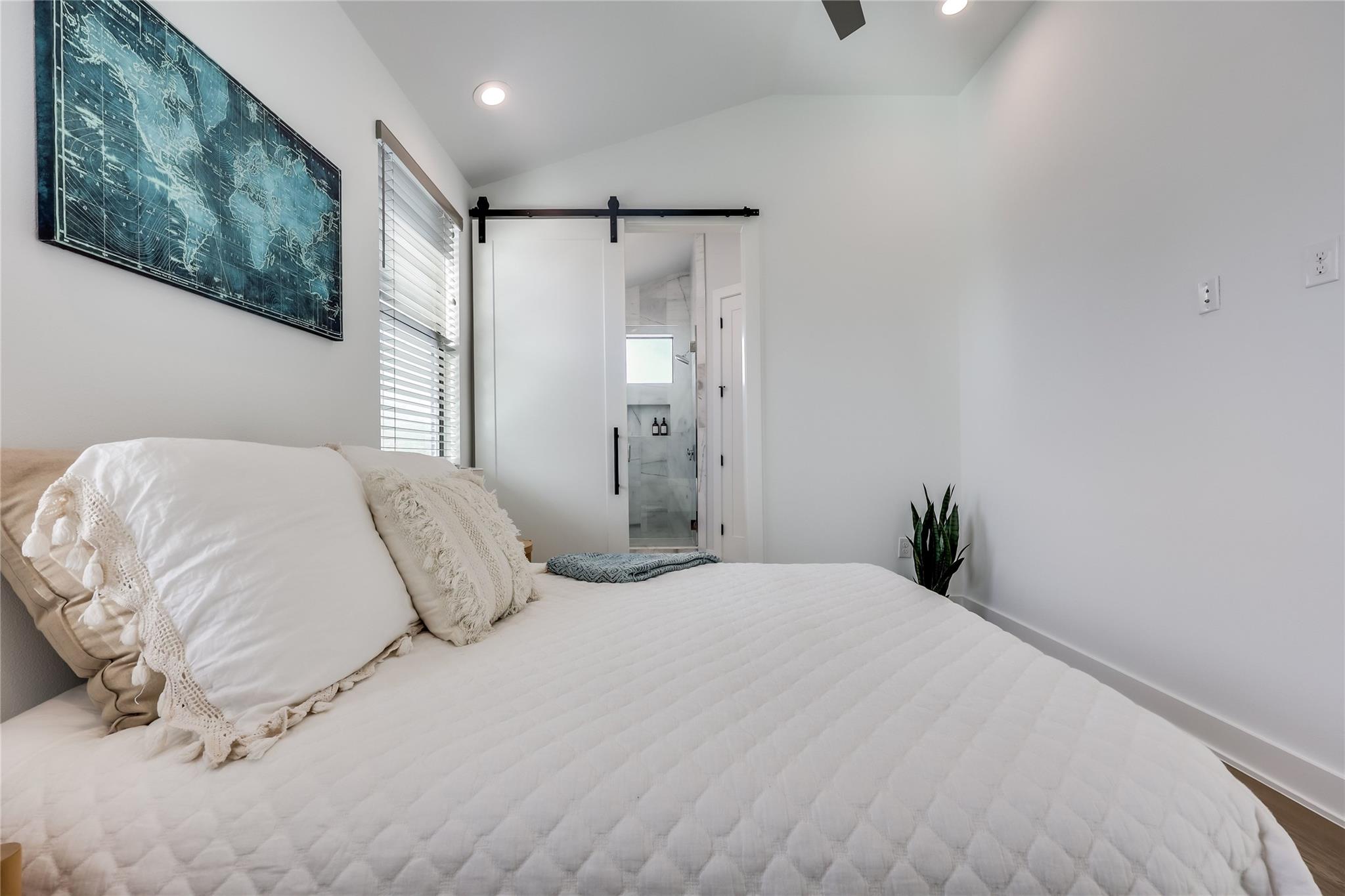 1208 Walnut Ave # 2
