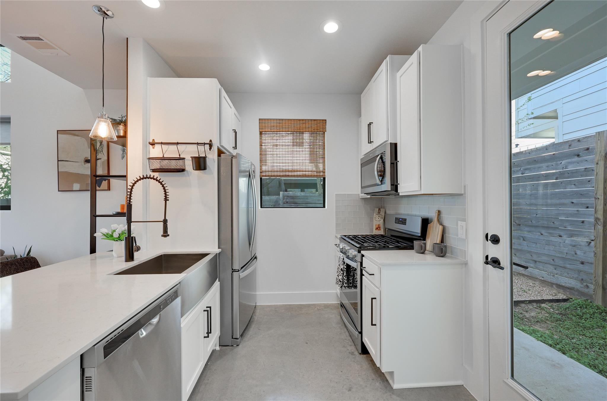 1208 Walnut Ave # 2