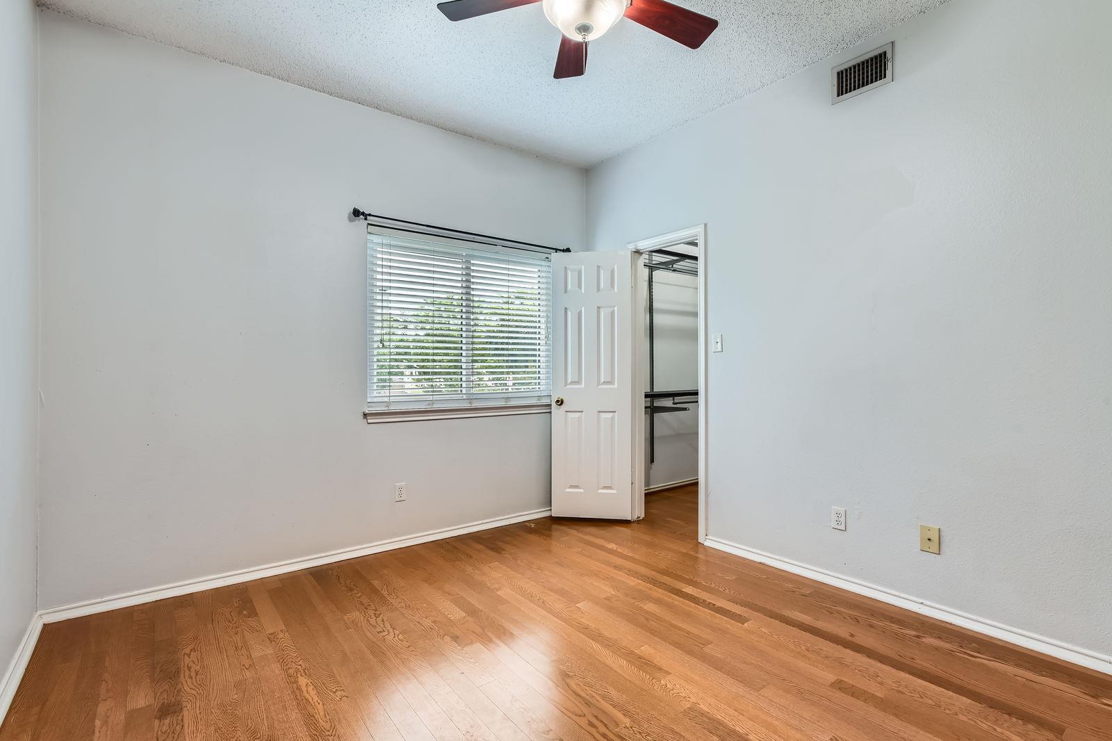 9100 Mountain Ridge DR # 106