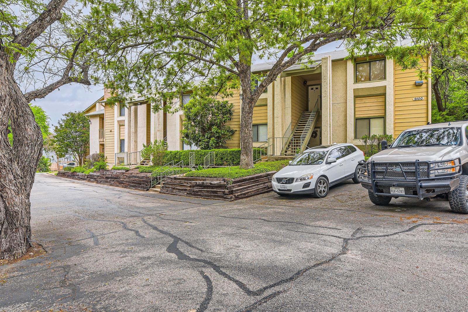 9100 Mountain Ridge DR # 106