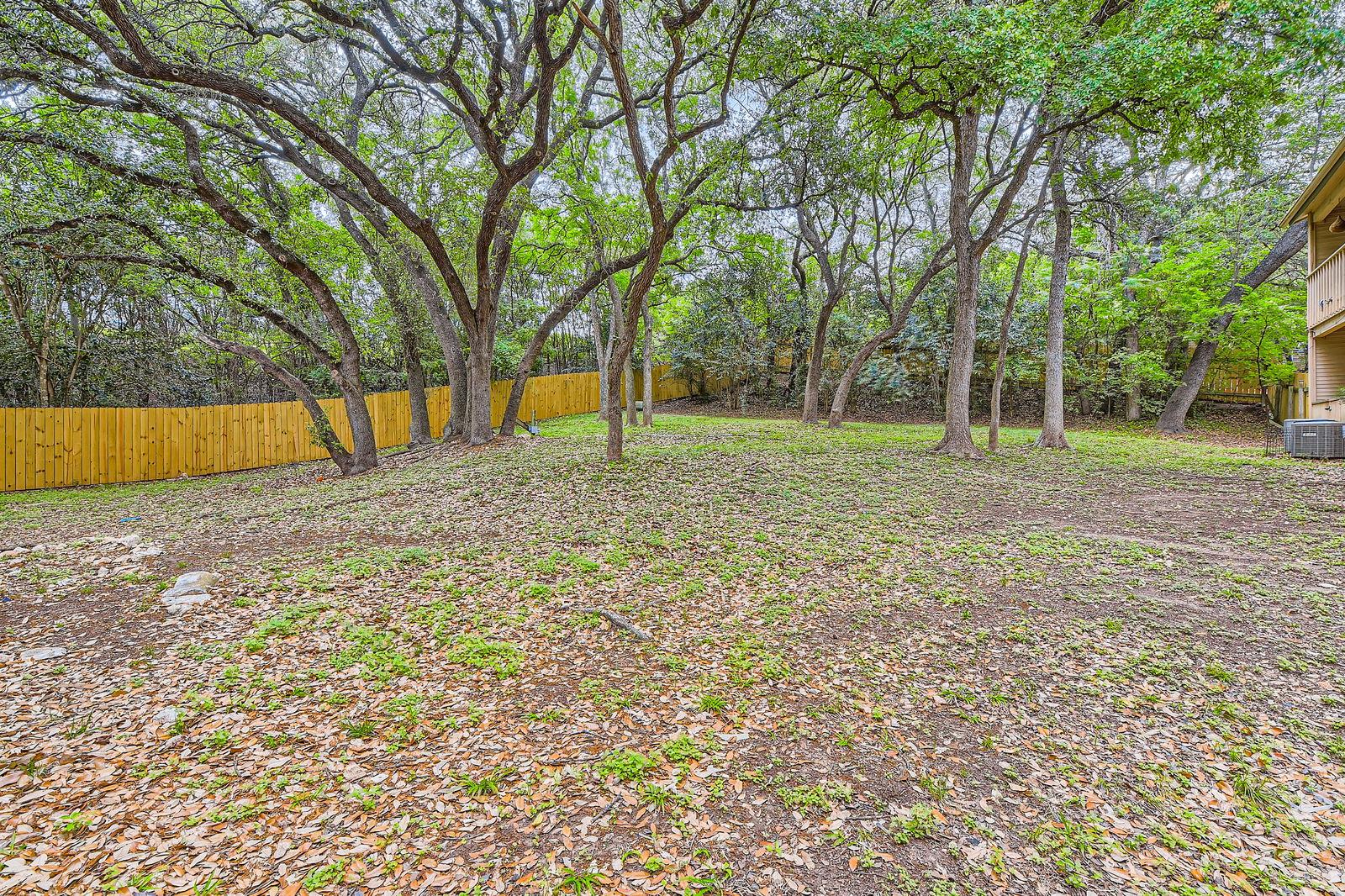 9100 Mountain Ridge DR # 106