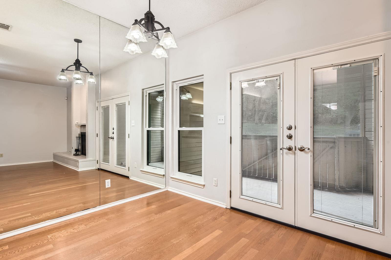 9100 Mountain Ridge DR # 106