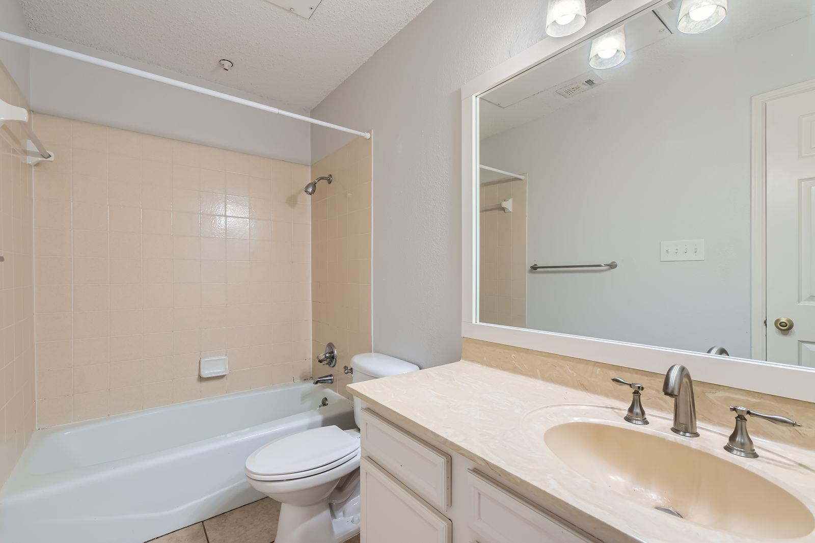 9100 Mountain Ridge DR # 106