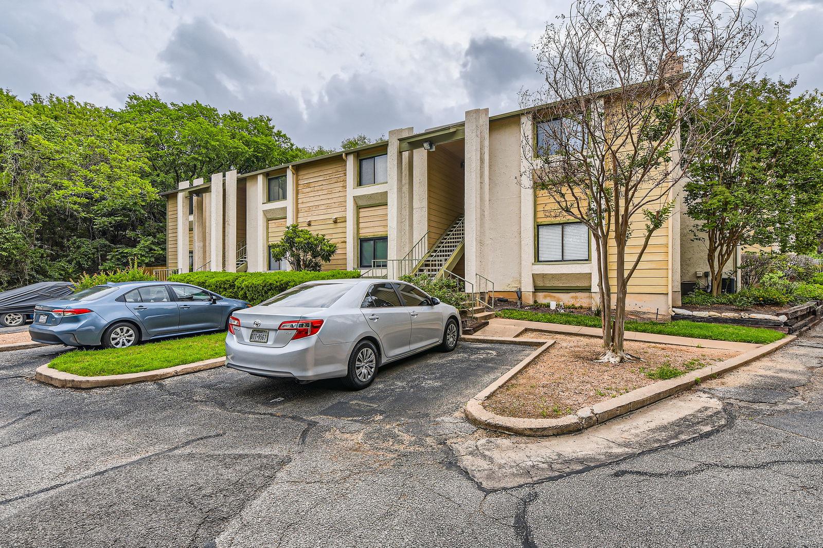 9100 Mountain Ridge DR # 106