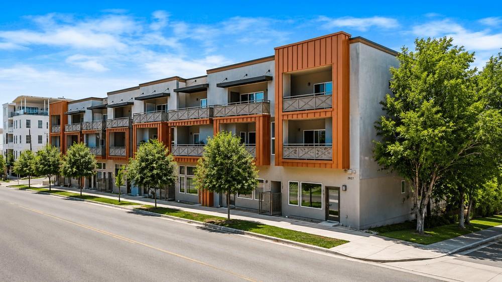 2827 Manor RD # 2202