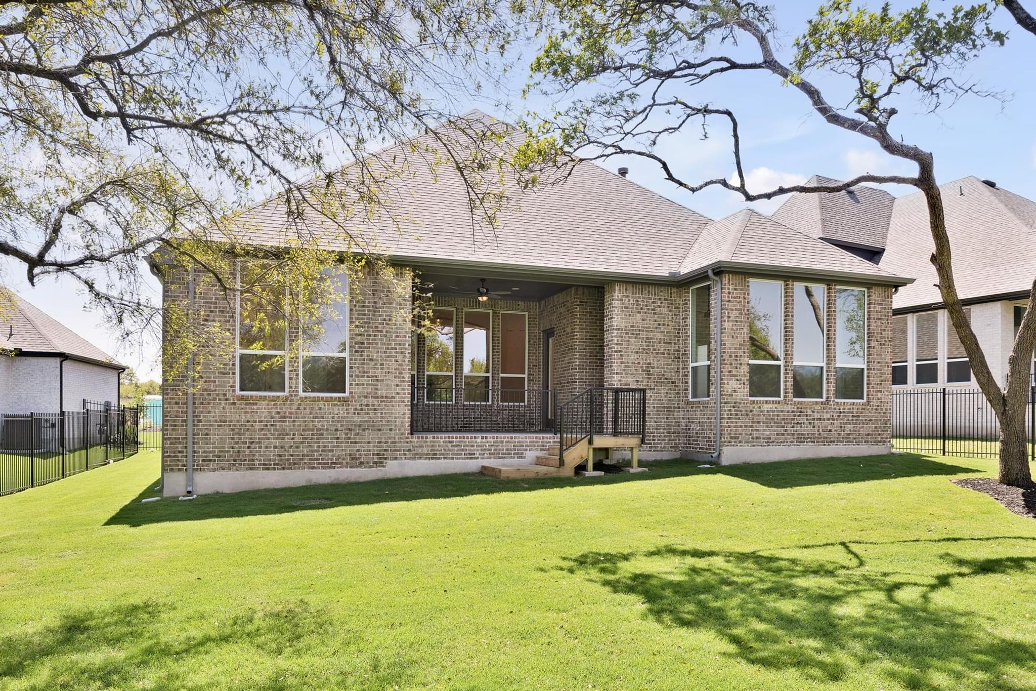 394 Leaning Rock Ridge RDG