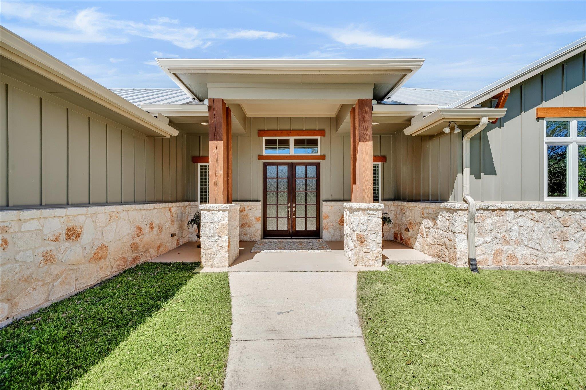 204 W BLANCO BEND DR