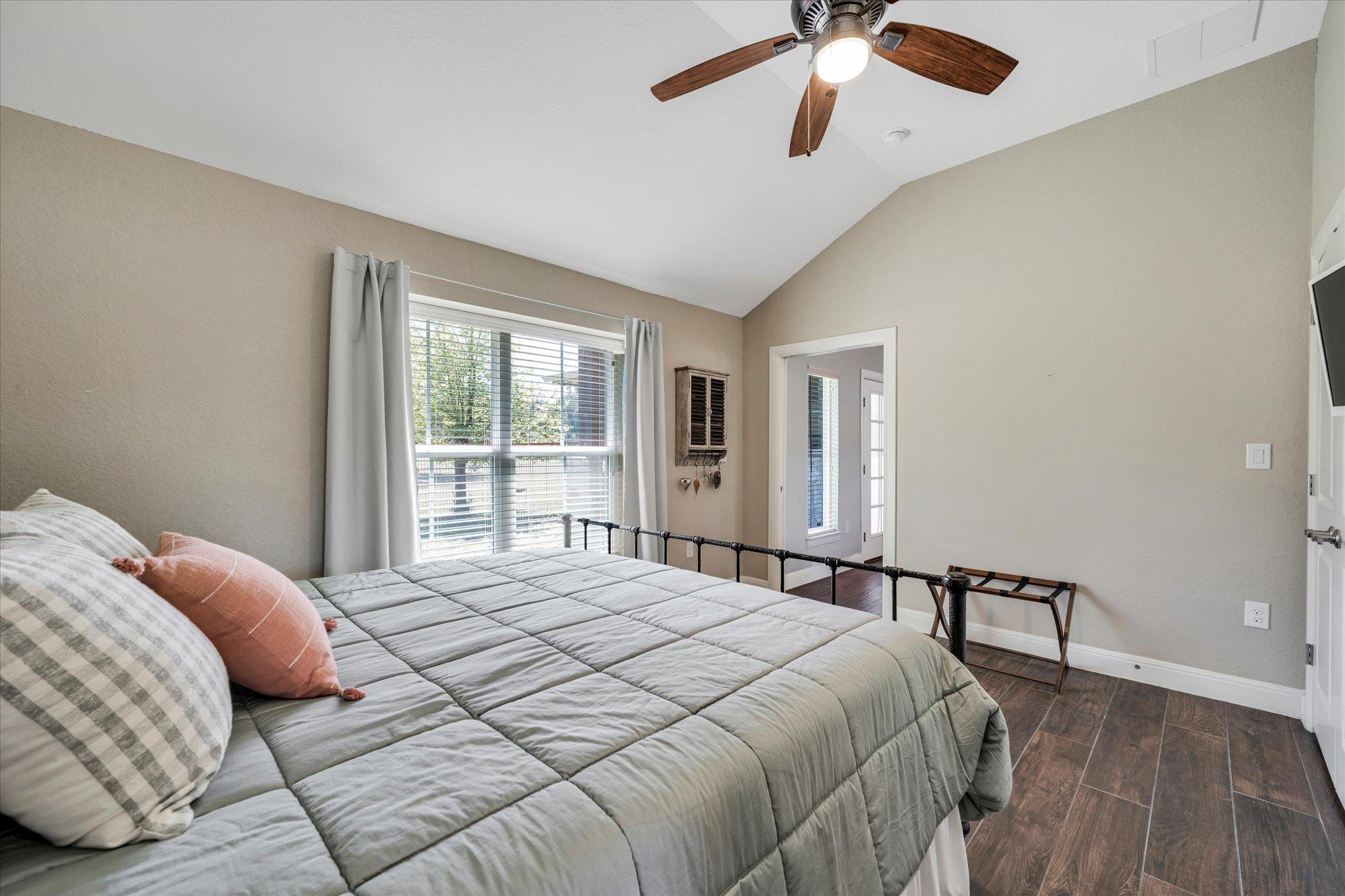 204 W BLANCO BEND DR