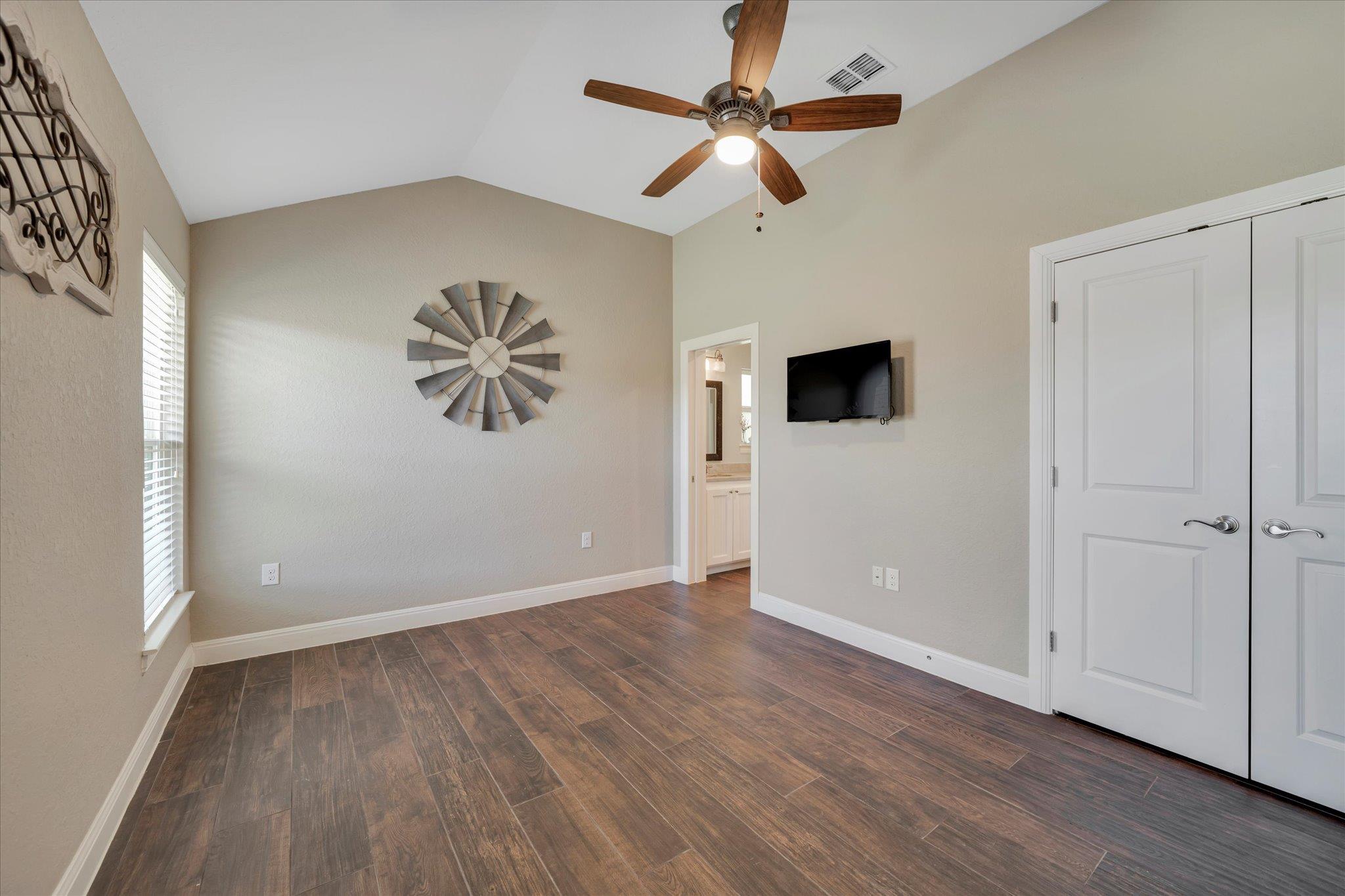 204 W BLANCO BEND DR