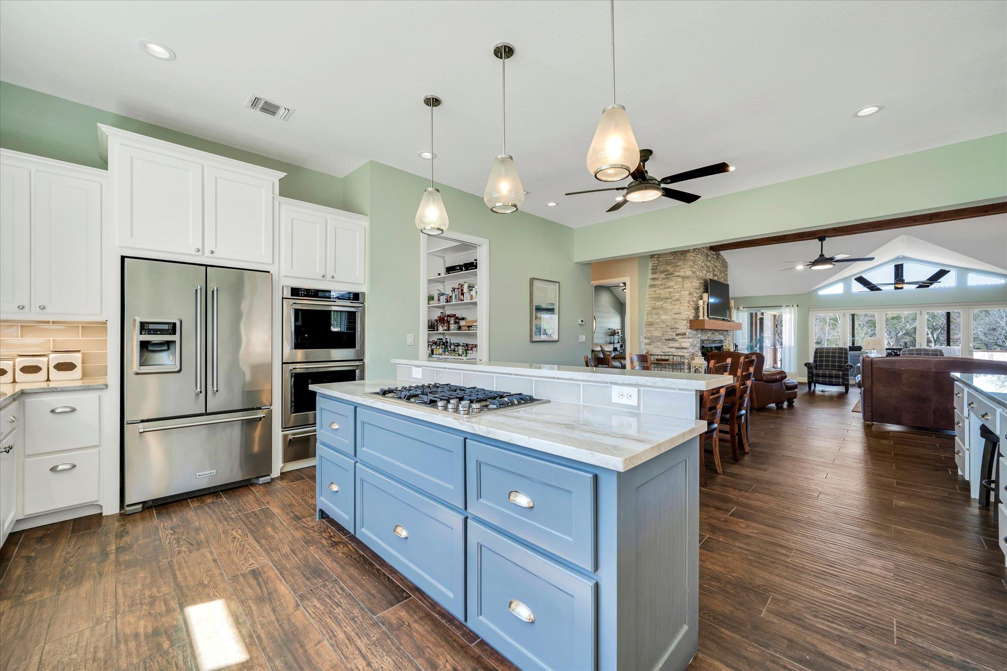 204 W BLANCO BEND DR