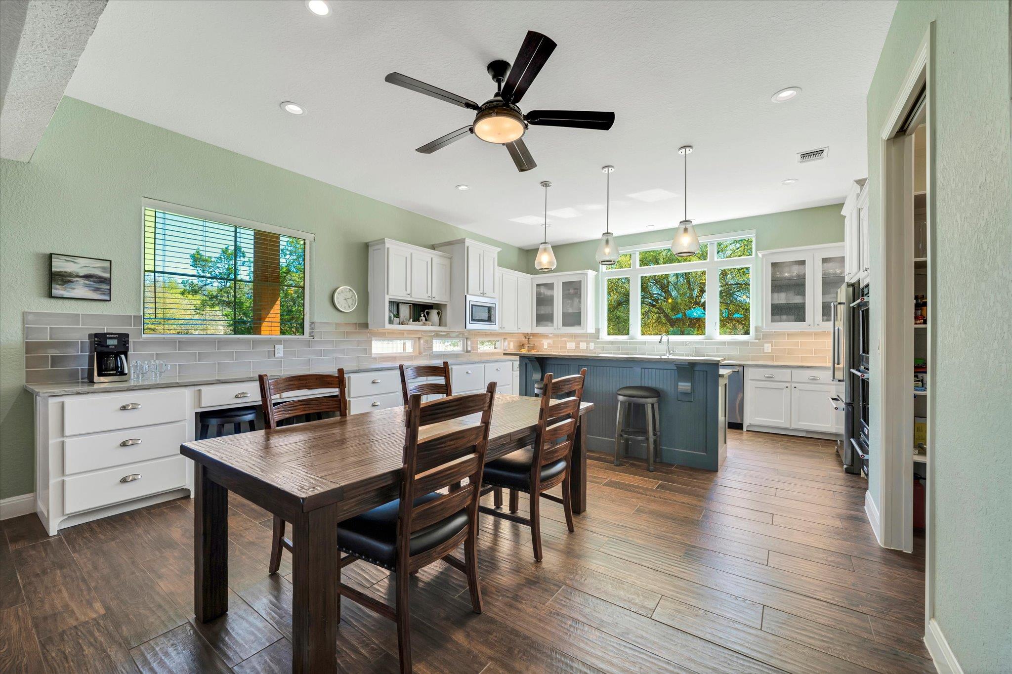 204 W BLANCO BEND DR