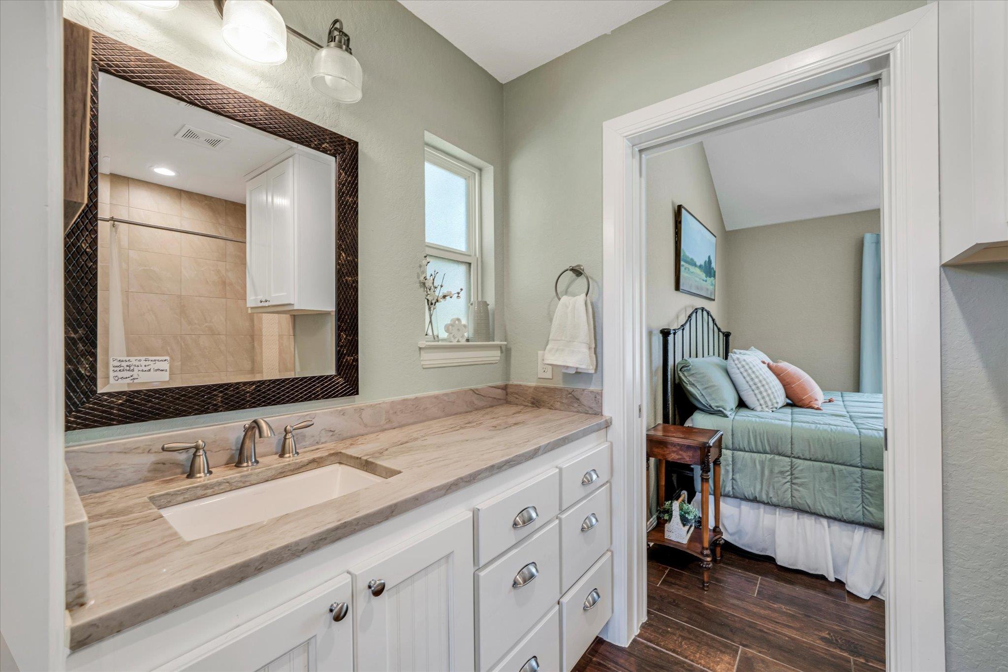 204 W BLANCO BEND DR