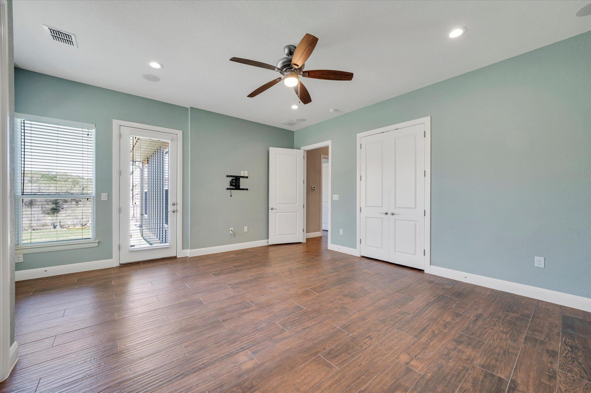 204 W BLANCO BEND DR