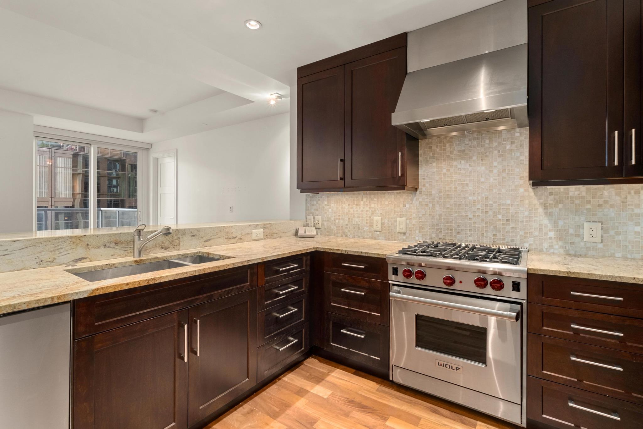 98 San Jacinto BLVD # 904