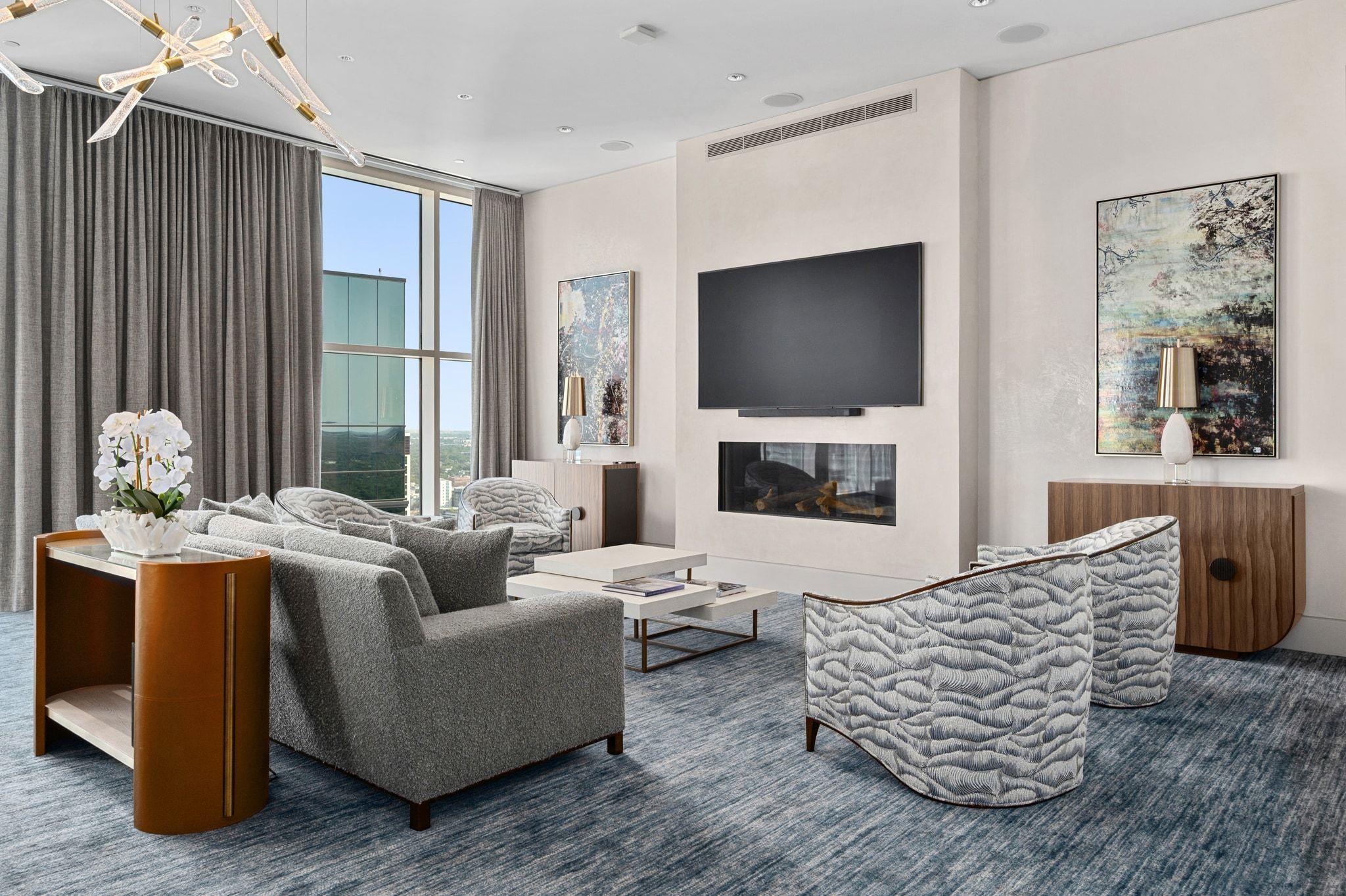 98 San Jacinto BLVD # 904