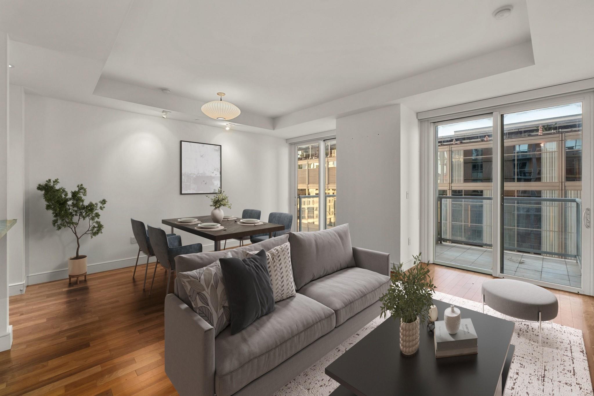 98 San Jacinto BLVD # 904