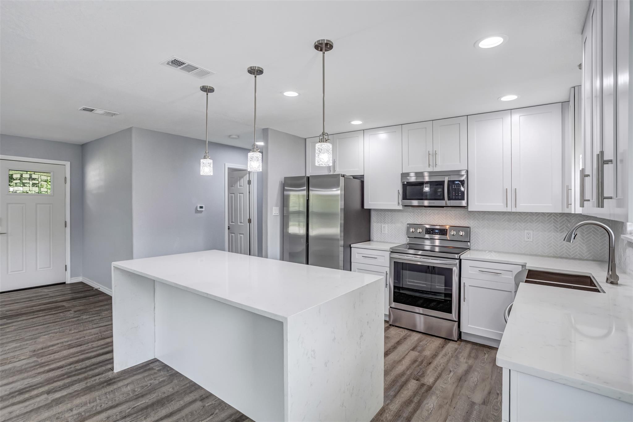 1708 Woodcrest DR