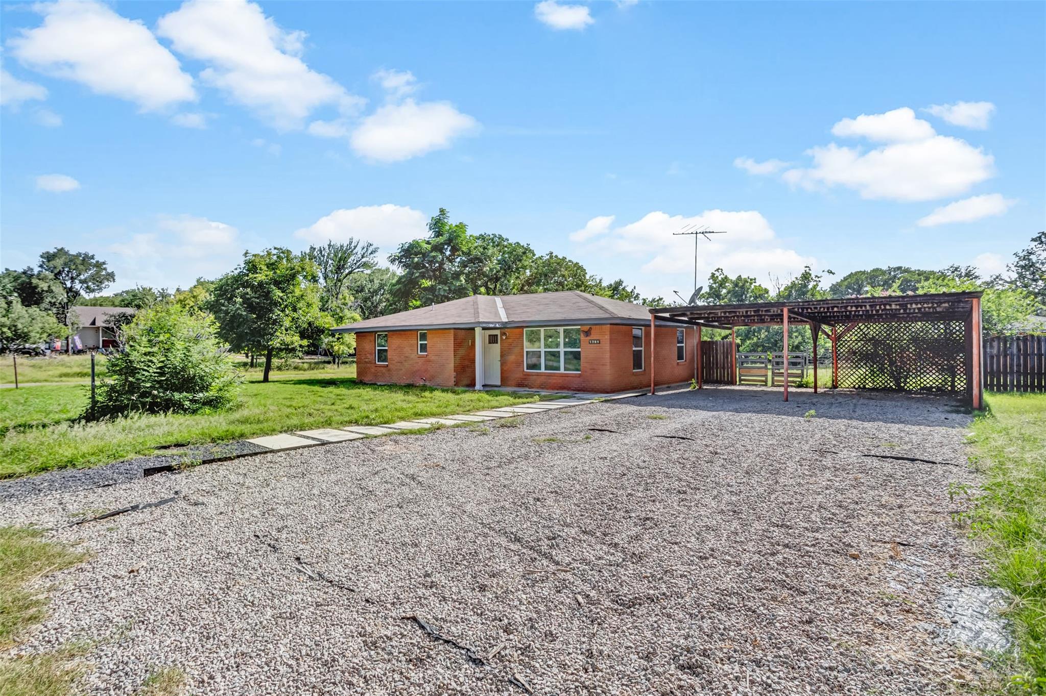 1708 Woodcrest DR