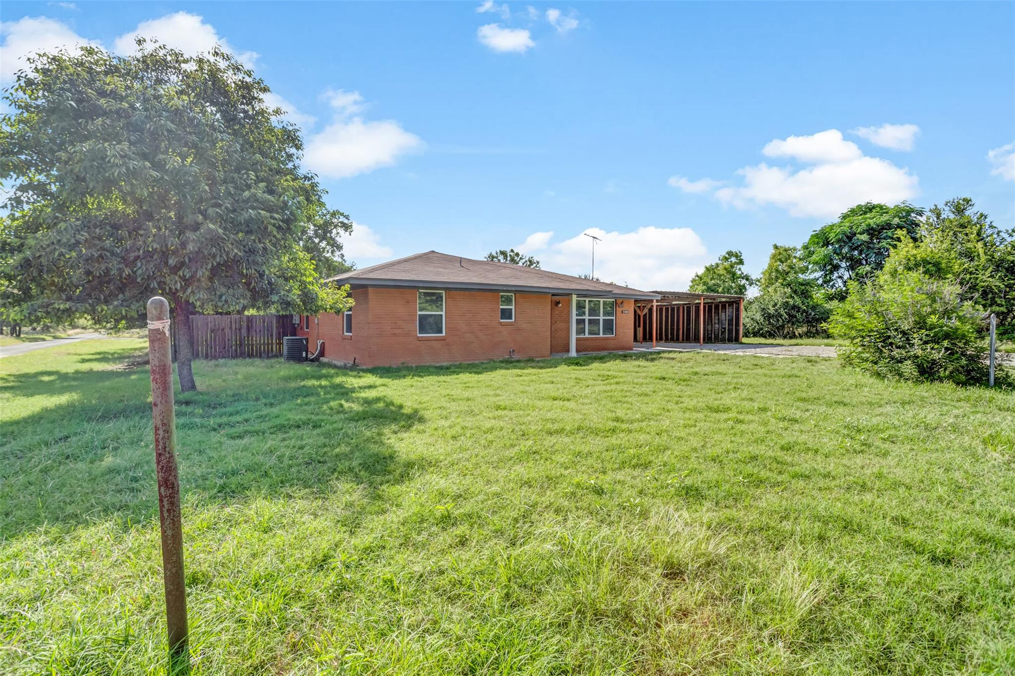 1708 Woodcrest DR