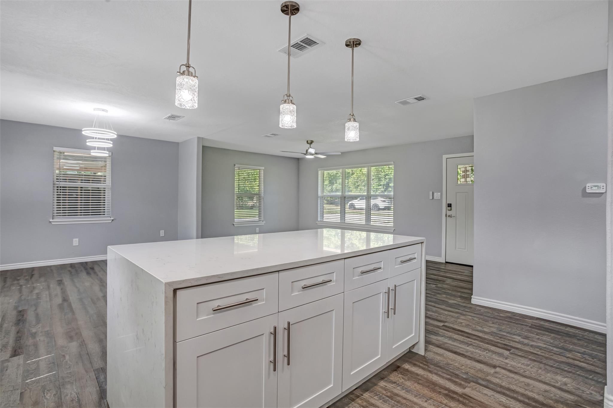 1708 Woodcrest DR