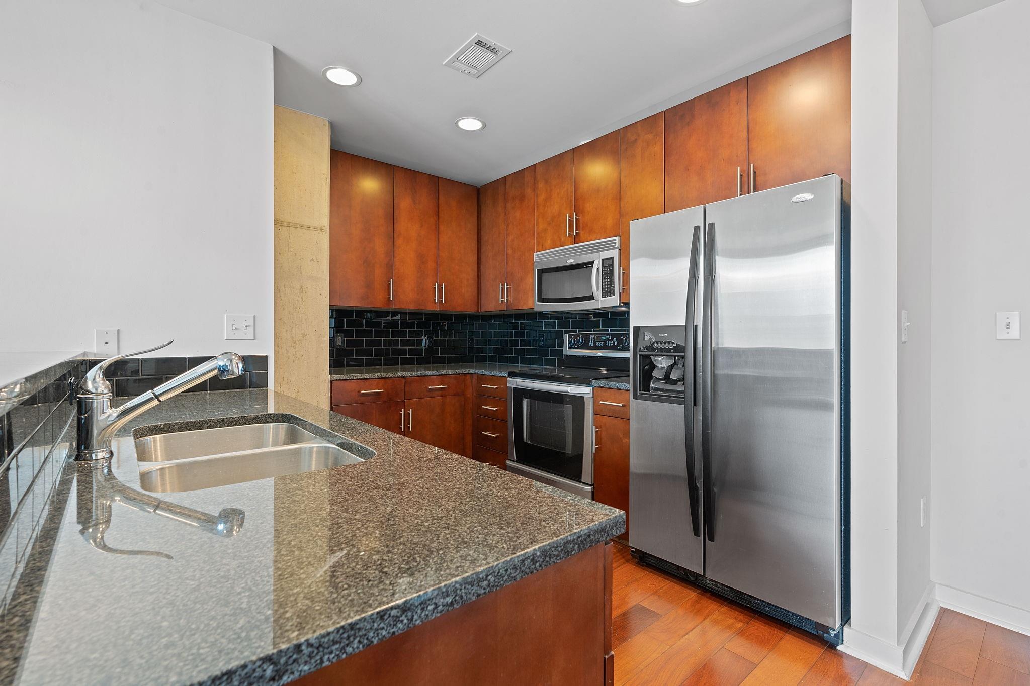 360 Nueces ST # 1518