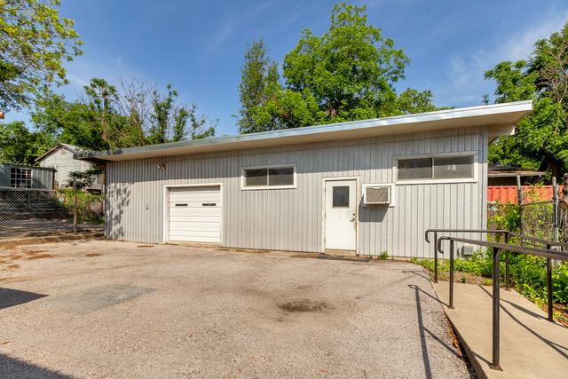 2120 Oxford Ave