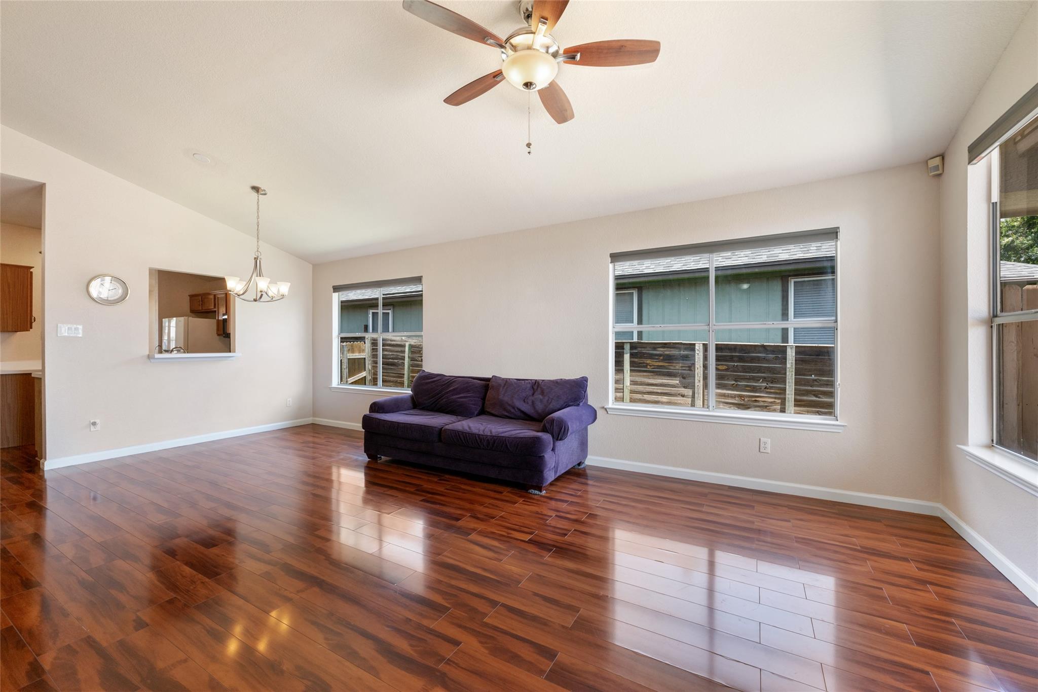 1513 Sundance DR