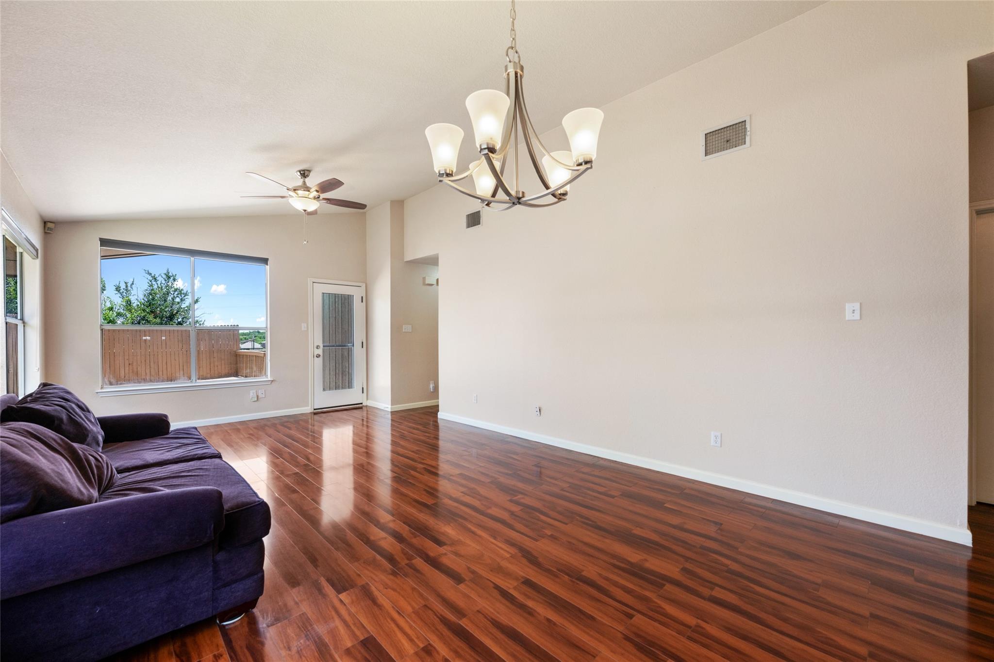 1513 Sundance DR