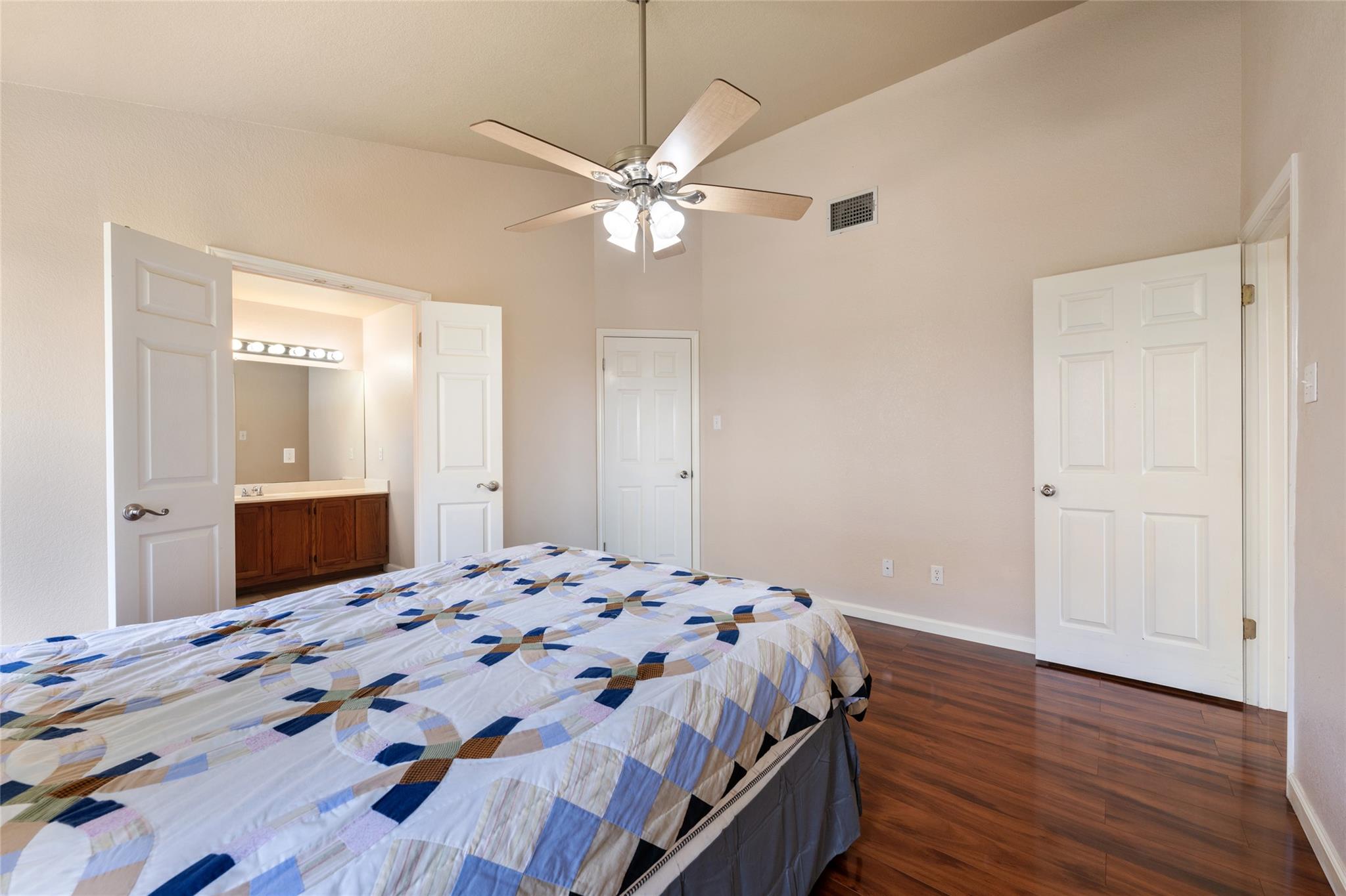 1513 Sundance DR