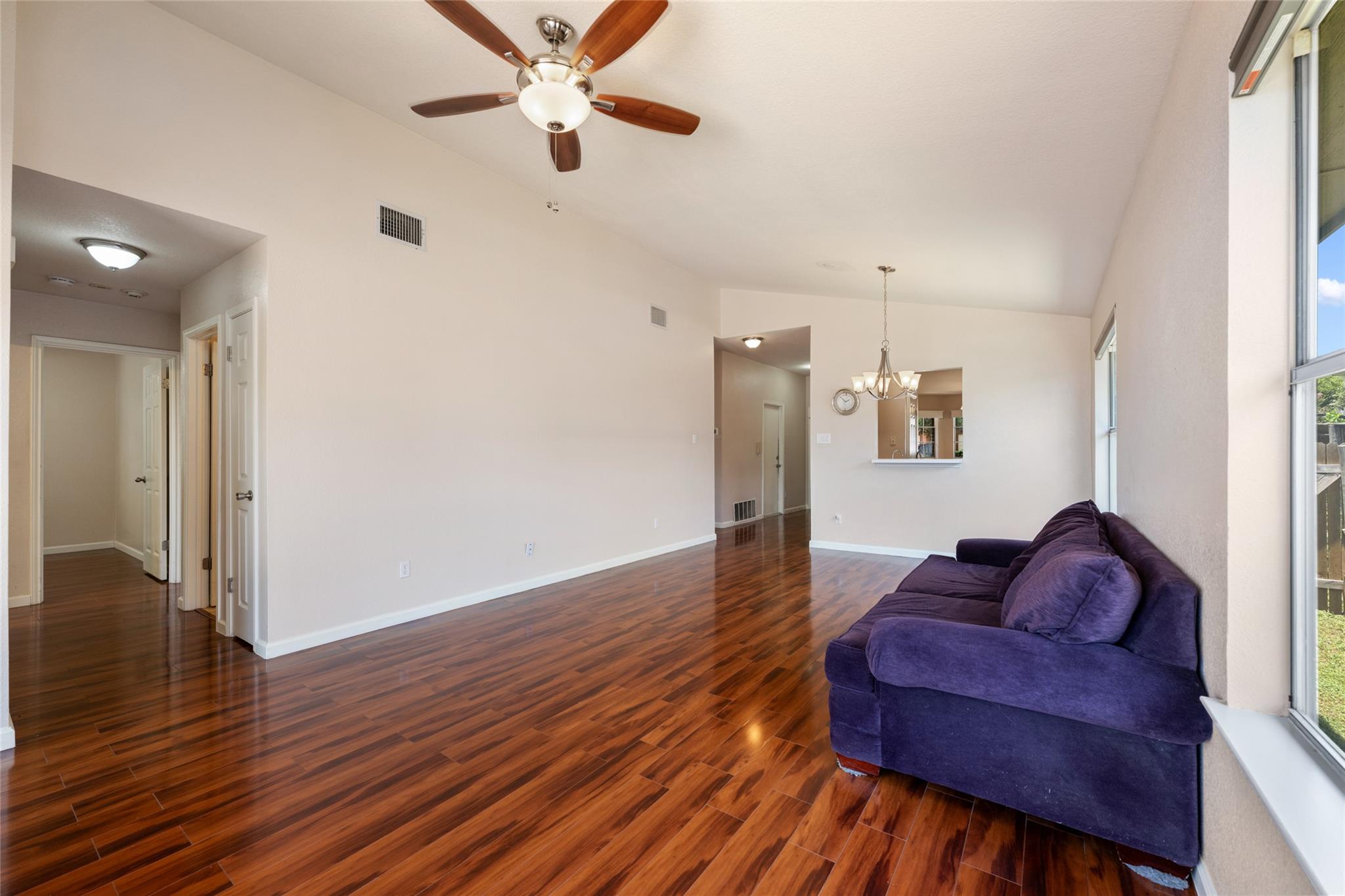 1513 Sundance DR