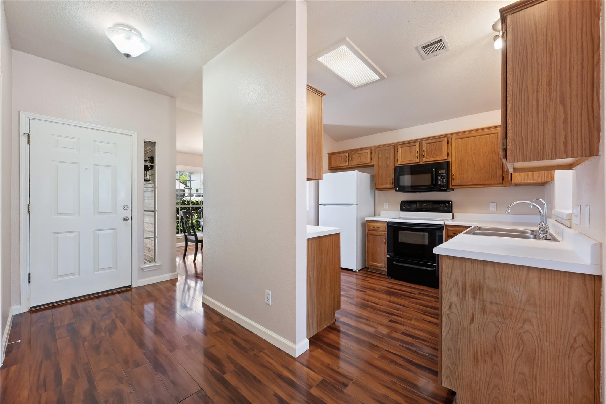 1513 Sundance DR