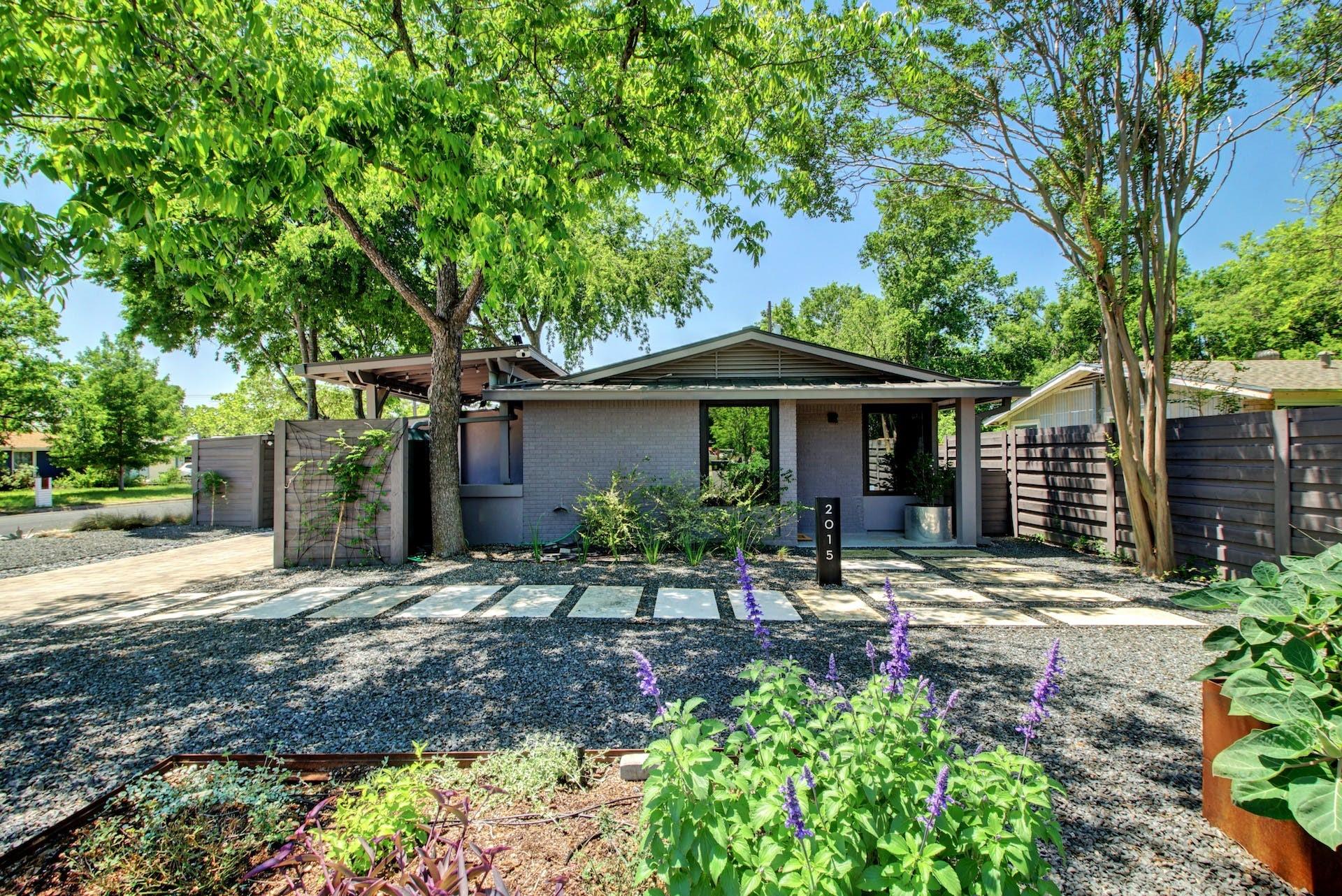 2015 Eaton LN