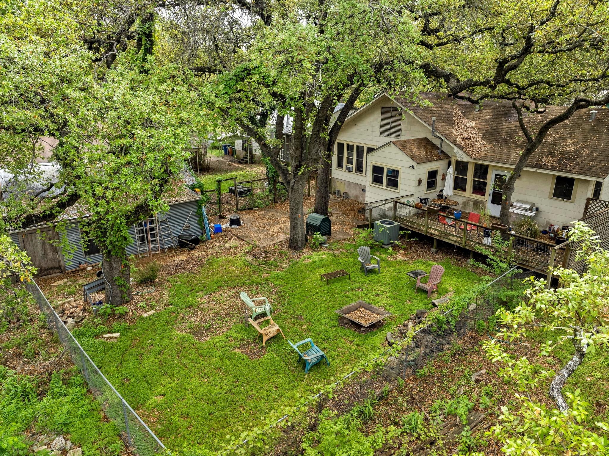 302 Park LN