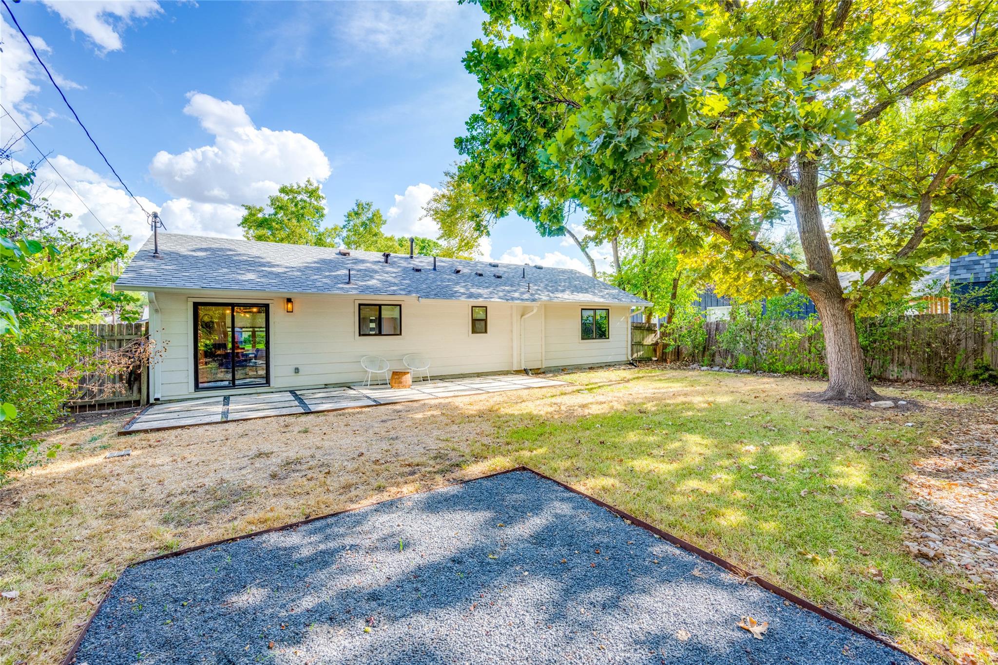 2516 Friar Tuck LN