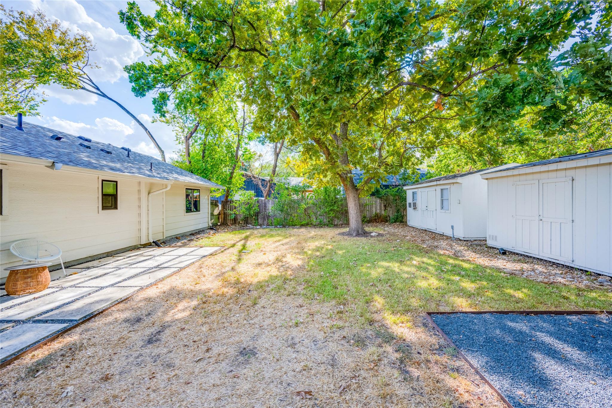 2516 Friar Tuck LN