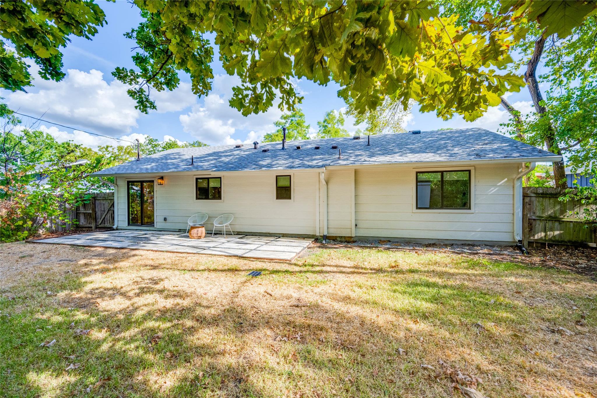 2516 Friar Tuck LN