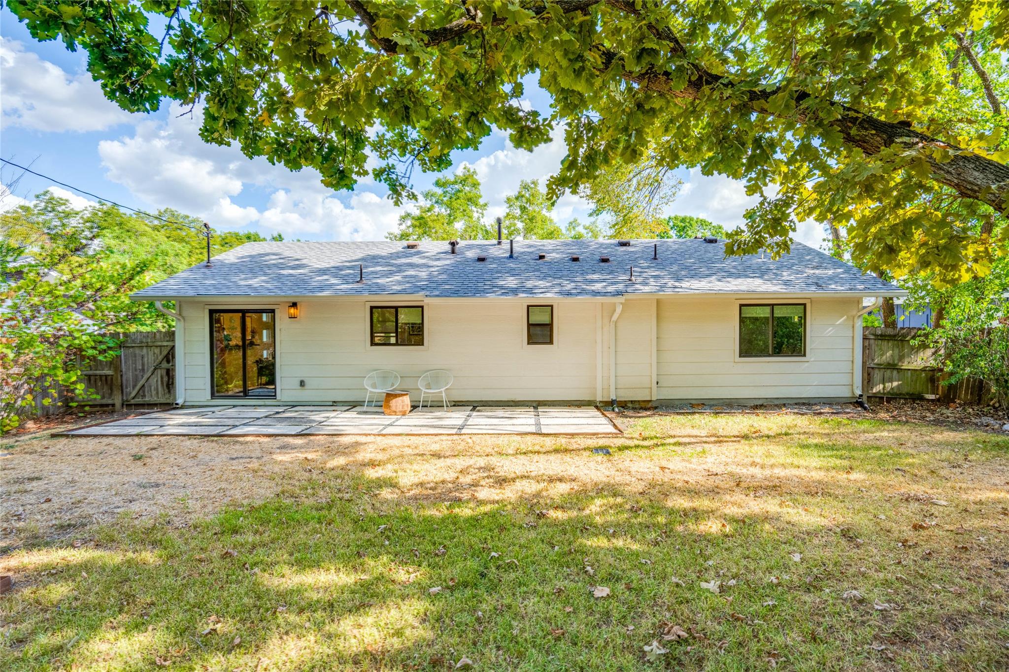 2516 Friar Tuck LN