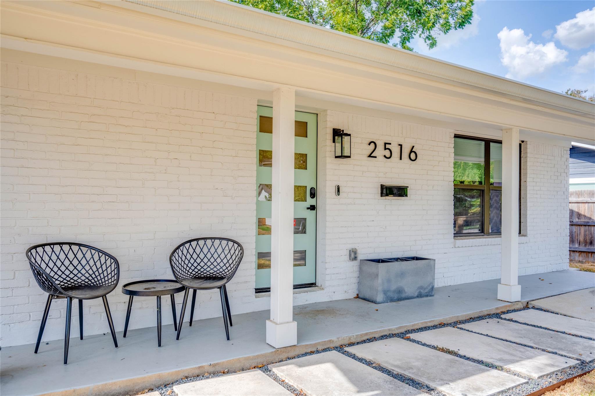 2516 Friar Tuck LN
