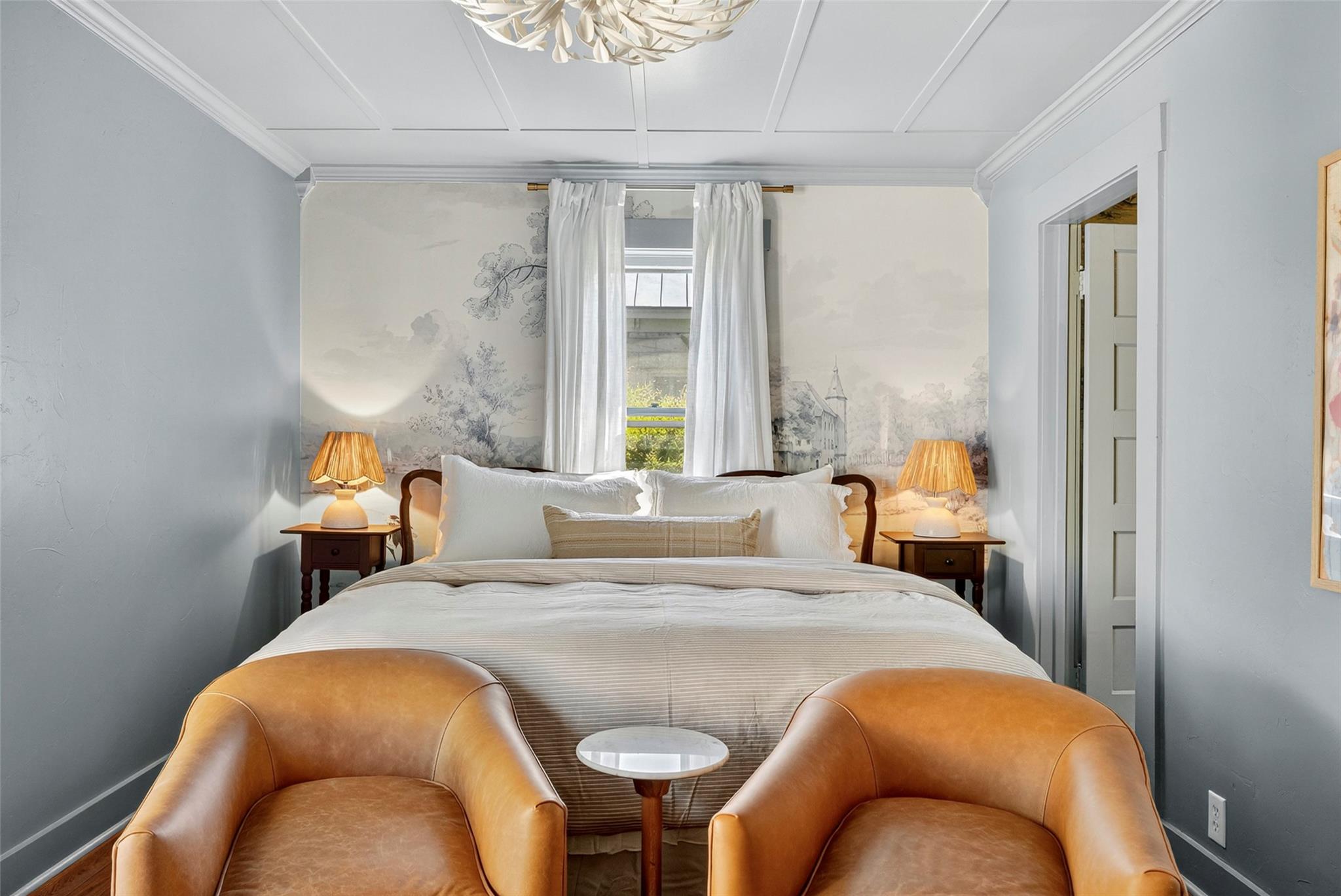 210 E Travis ST, Fredericksburg