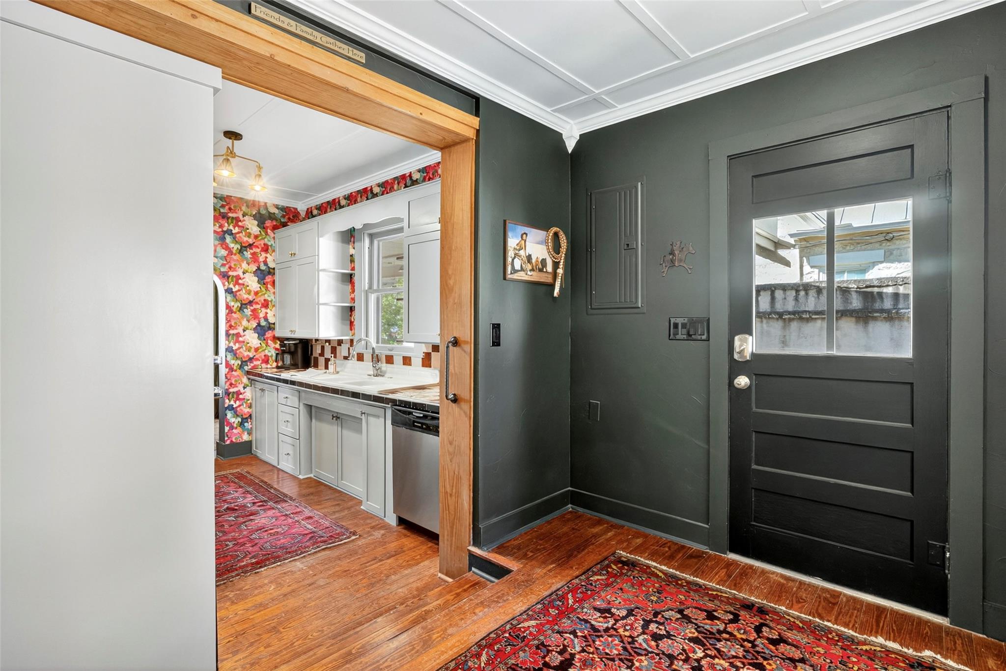 210 E Travis ST, Fredericksburg