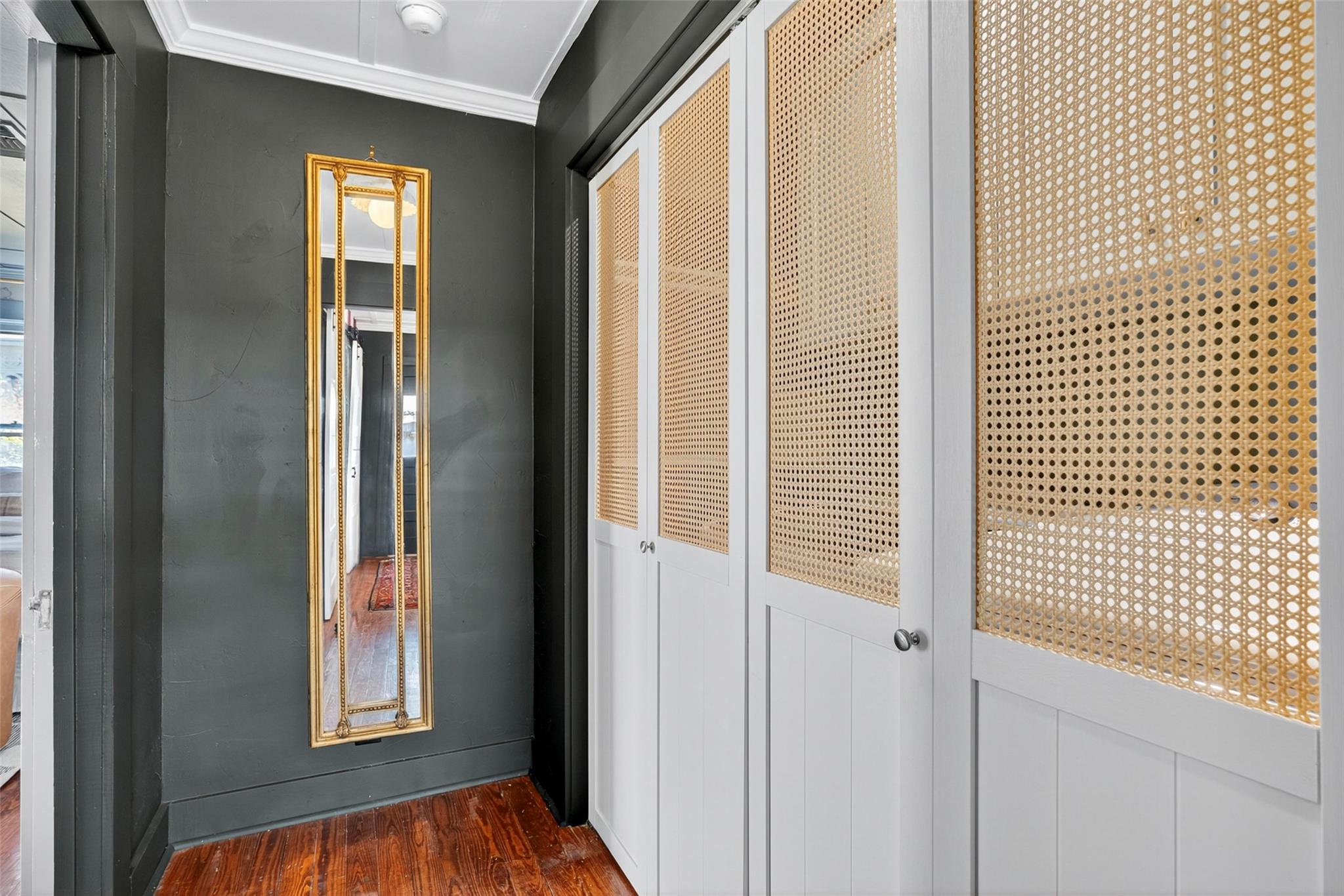 210 E Travis ST, Fredericksburg