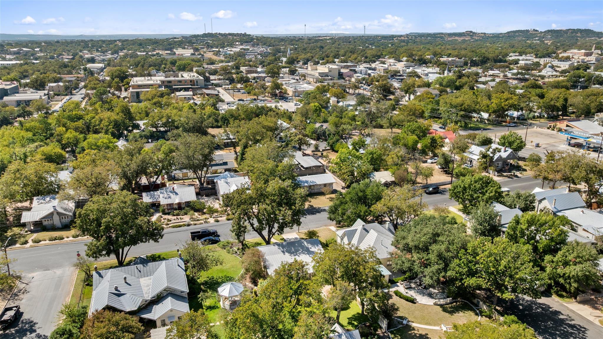 210 E Travis ST, Fredericksburg