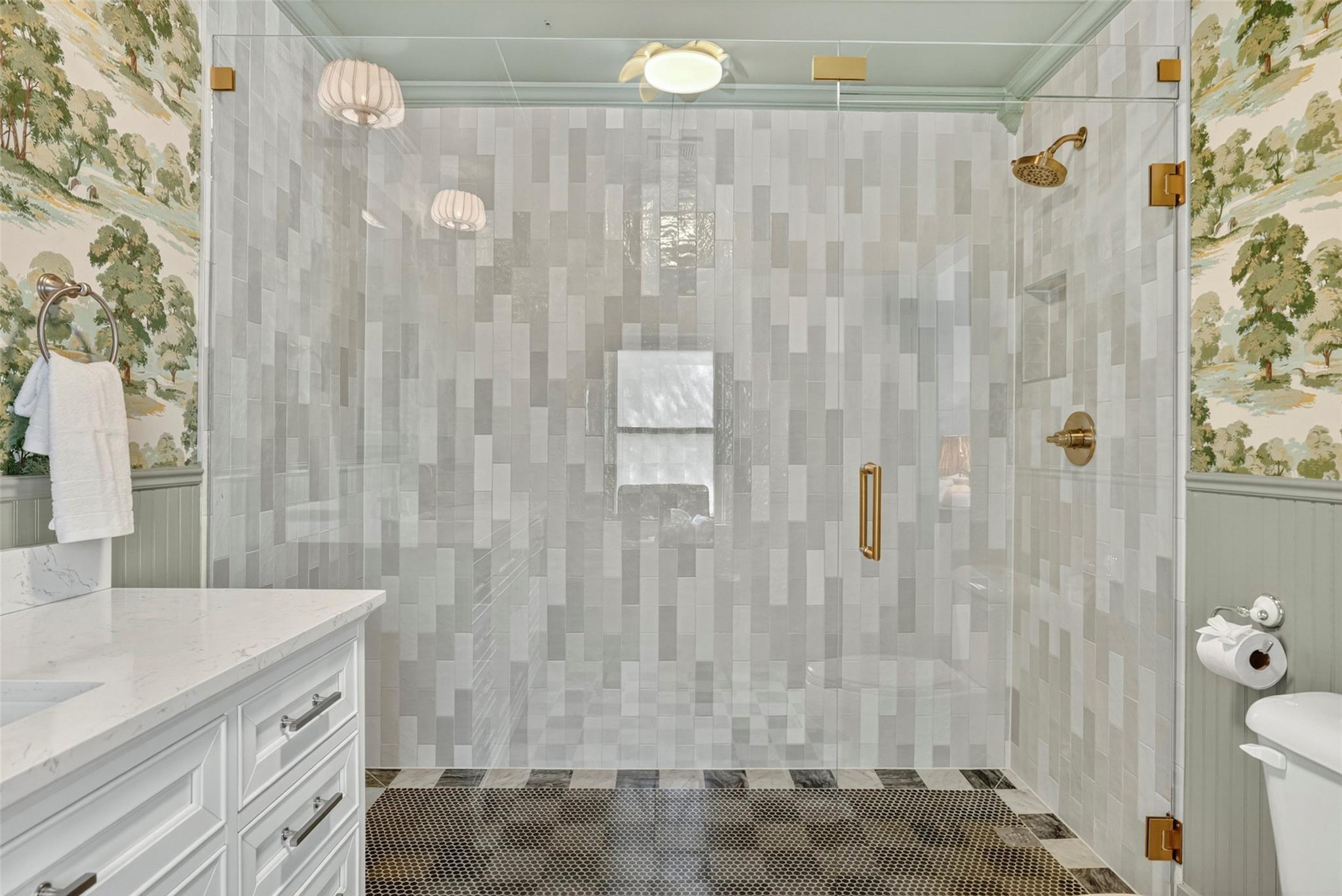 210 E Travis ST, Fredericksburg