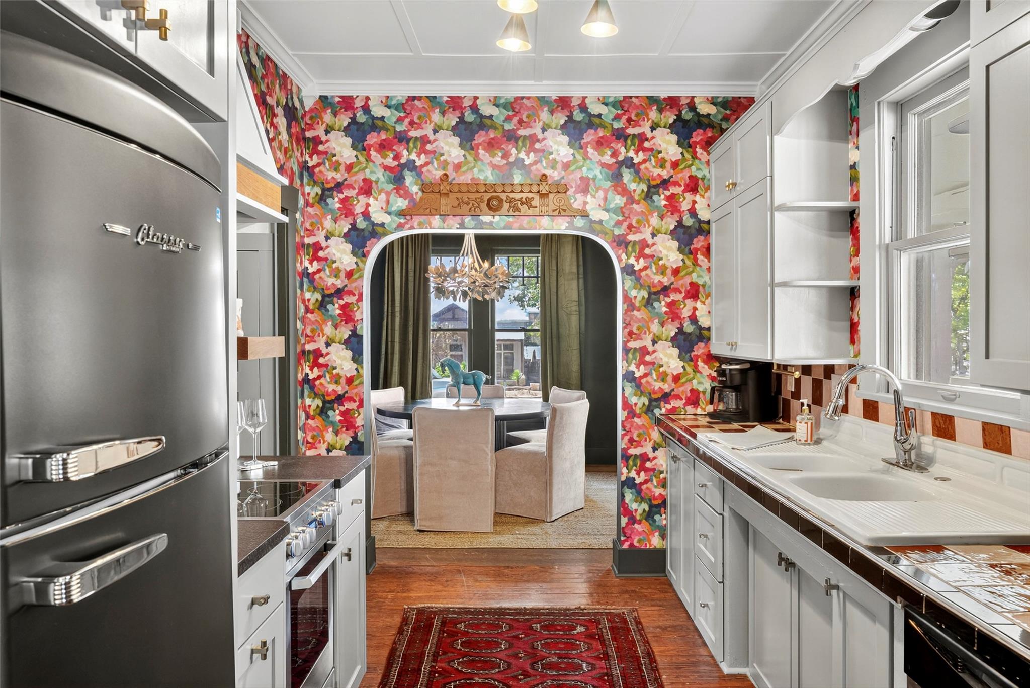 210 E Travis ST, Fredericksburg