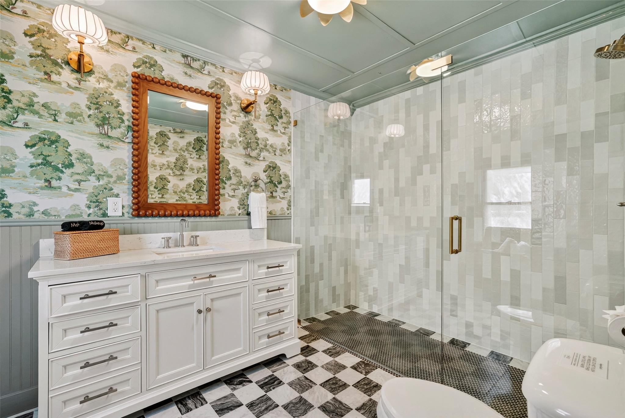 210 E Travis ST, Fredericksburg