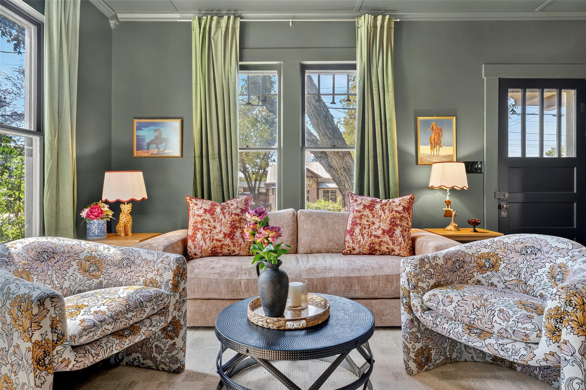 210 E Travis ST, Fredericksburg