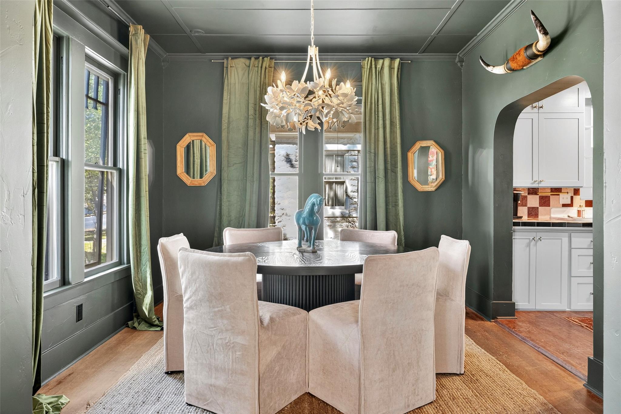 210 E Travis ST, Fredericksburg