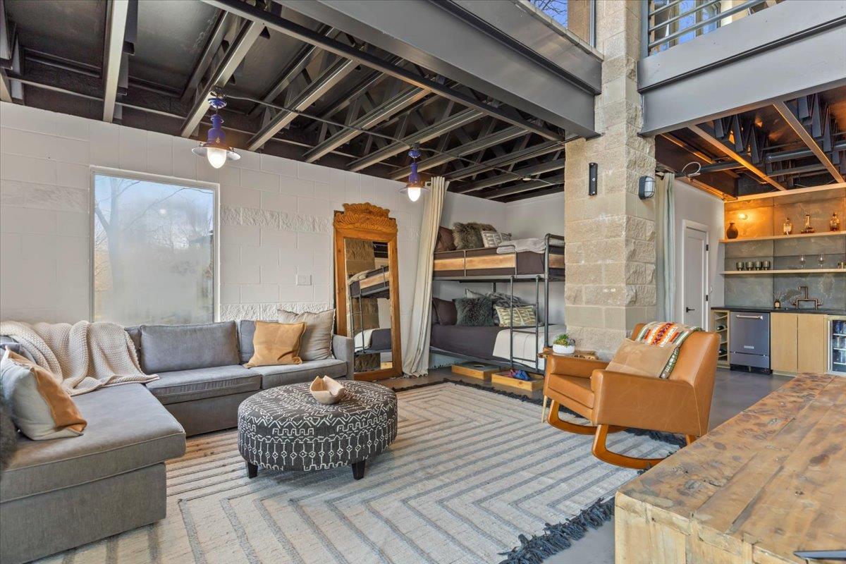 1905 Big Horn DR
