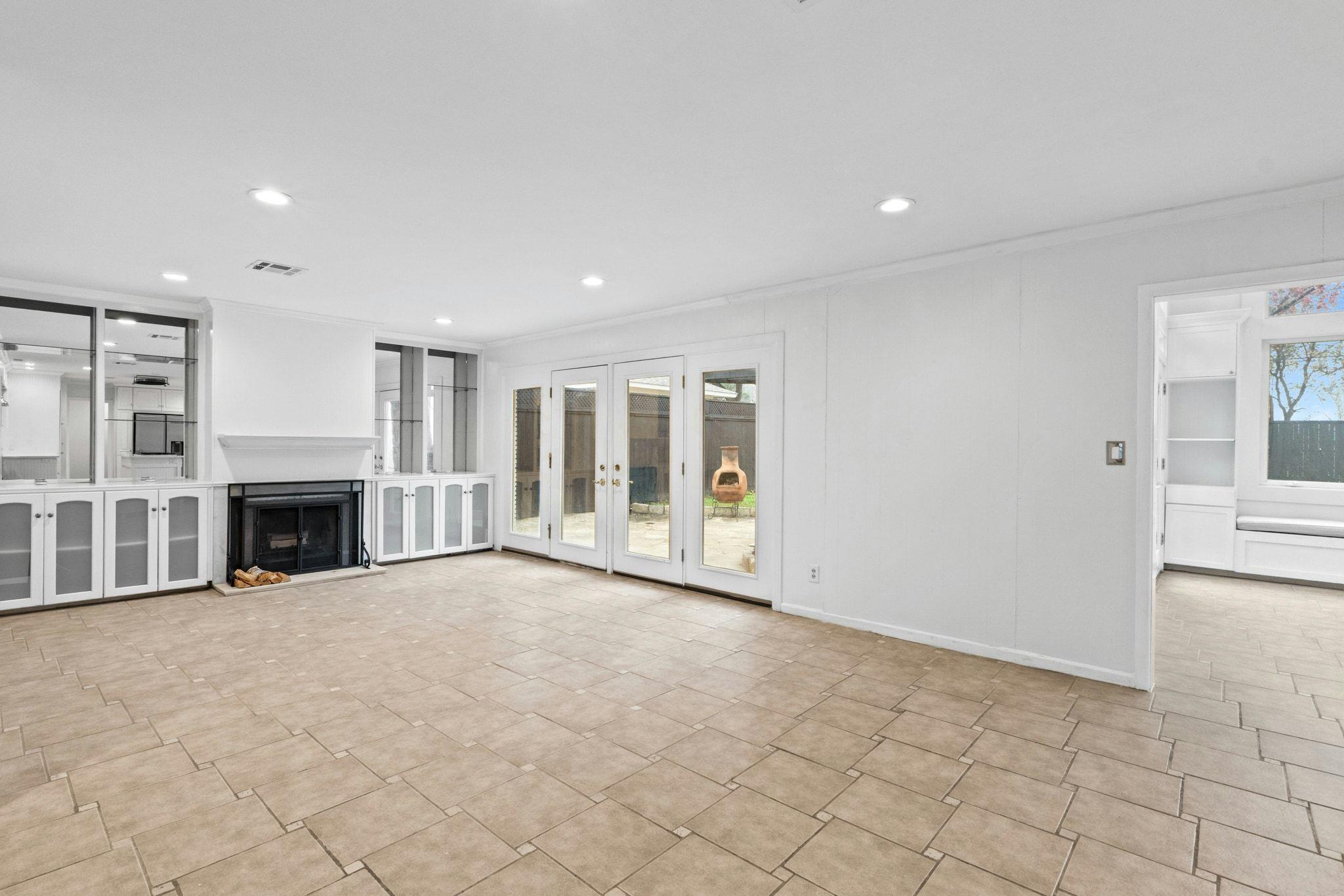 2404 Westover RD